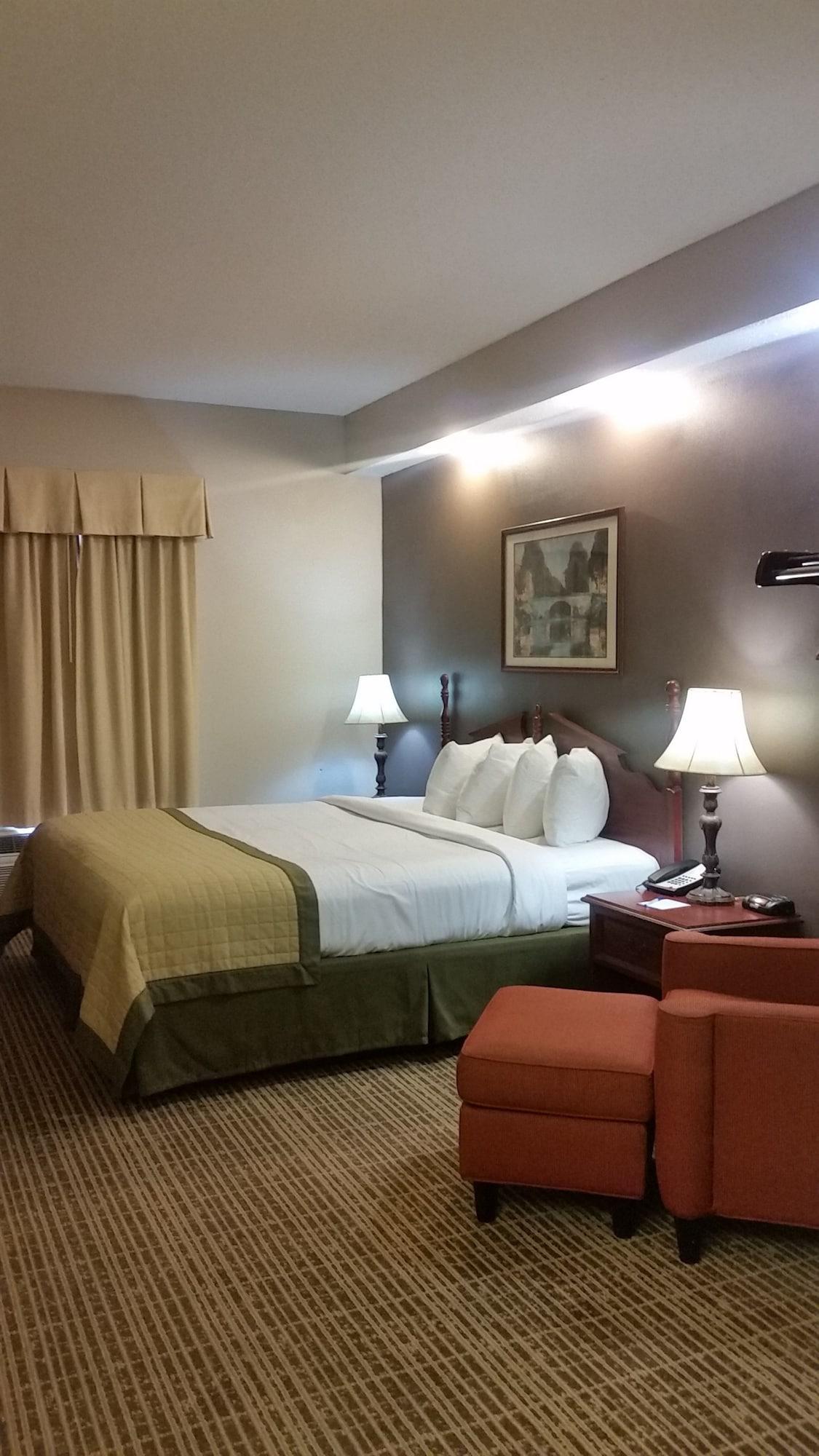 Baymont By Wyndham Lafayette Airport Hotel Buitenkant foto